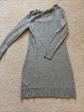 Grey Long-Sleeve Knit Shift Dress